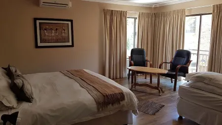 Tsessebe Guesthouse Отели рядом с достопримечательностью «Free State National Botanical Garden»