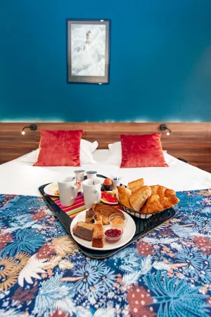 Logis Hôtel de France - Face à la Mer Отели рядом с достопримечательностью «Chapelle Notre-Dame-De-Rocamadour»