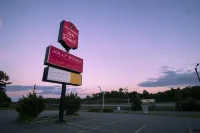 Jolly Roger Inn & Resort - parking