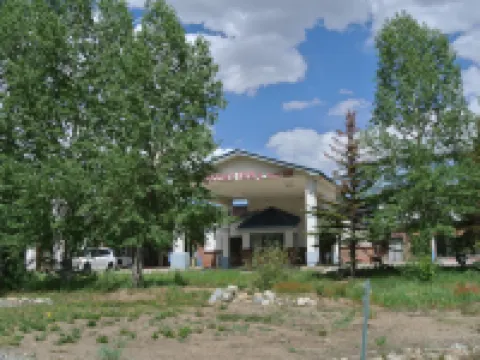 Luxury Inn & Suites Hotels in Silverthorne