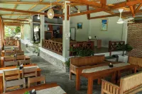 The Hawk's Nest Resort - Breakfast