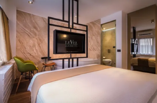 Level Luxury Suites Отели рядом с достопримечательностью «Церковь Святого Марка»