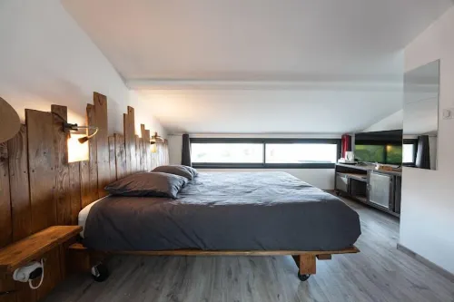 Chambres d’hôtes, Gîte, Suite : “Au Hangar ” Hôtels à : Annonay