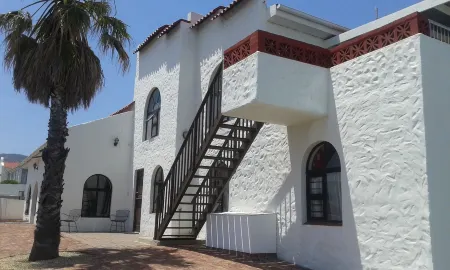 Oom Piet Accommodation Отели в г. Kleinbaai