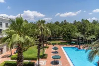 IC Hotels Airport - Rooftop Pools
