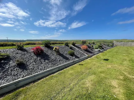 Acdc Glamping, Campervan , Caravan and Tent Resort Отели рядом с достопримечательностью «Fraserburgh beach»