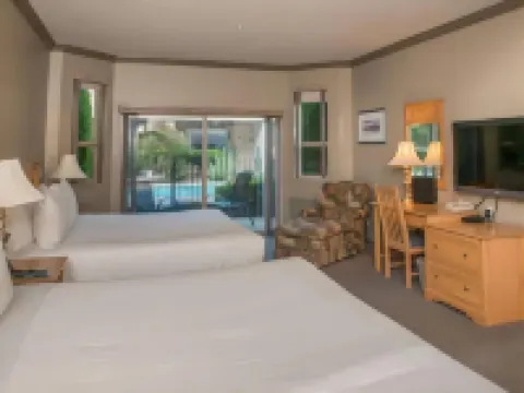 Hilltop Inn - Salmon Arm Hotels in Salmon Arm