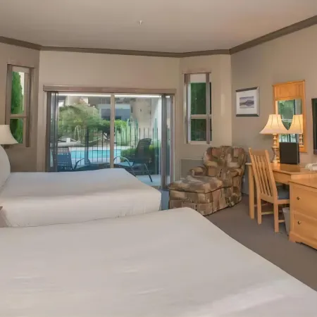 Hilltop Inn - Salmon Arm