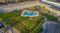 San Simeon Lodge - Beach