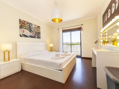 B03 - Luxury 2 Bedroom Near Marina Park by DreamAlgarve