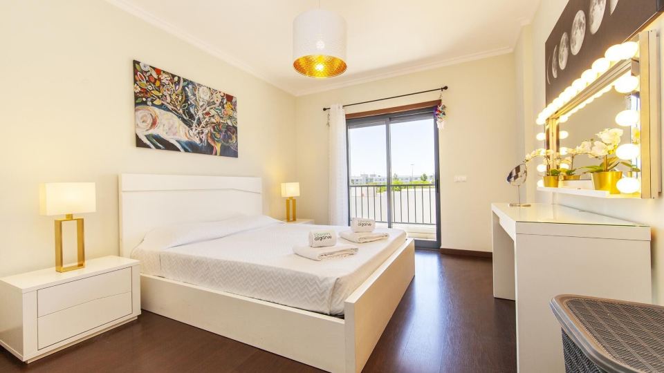B03 - Luxury 2 Bedroom Near Marina Park by DreamAlgarve