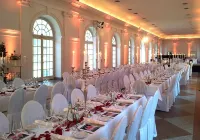 The Lakeside - Burghotel zu Strausberg فنادق في Markisch-Oderland