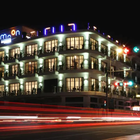 Amanjaya Pancam Suites Hotel Отели рядом с достопримечательностью «Ват Оуналом»