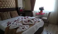 Istanbul Central Hotel - ที่มีบาร์