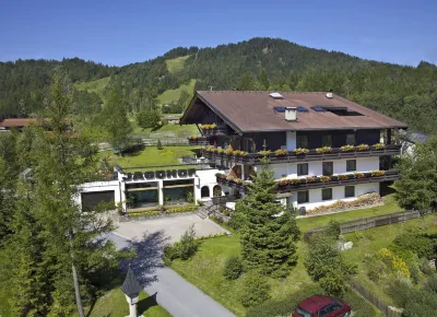Apartmenthaus Jagdhof Hotels near Schöne Aussicht