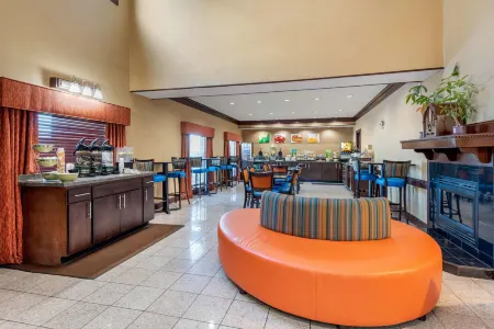 Comfort Inn & Suites