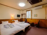 Hanasen Hotels near Yufuin Stained Glass Museum