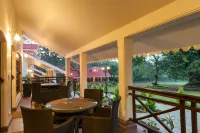 WelcomHeritage Golf View Hotel a Pachmarhi Cantt