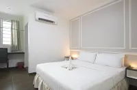 Luscious Hotel Hotels in Simpang Ampat