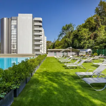 Barceló Costa Vasca Hotels near Comb of the Wind (Eduardo Chillida, 1976)
