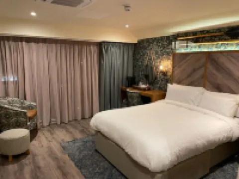 The Boathouse Inn & Riverside Rooms