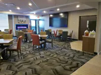Encore Suites by Service Plus Inns - breakfast