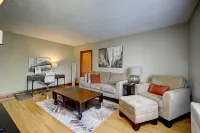 Parkside House Hotels in Barrie