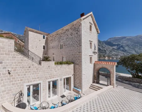 Hotel Libertas Hotels in 