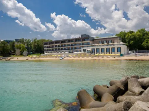 HVD Nympha Hotel - All Inclusive, Private Beach & Free Parking - Adults Only