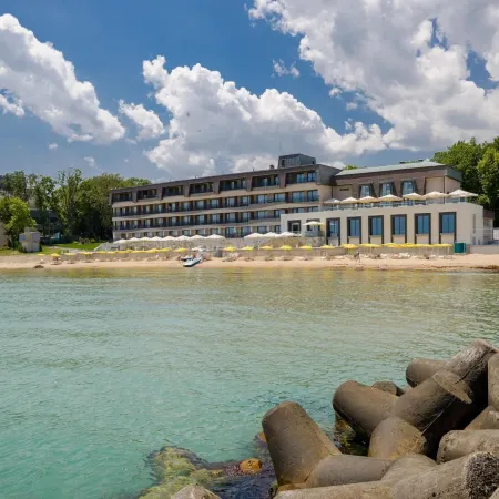 HVD Nympha Hotel - All Inclusive, Private Beach & Free Parking - Adults Only