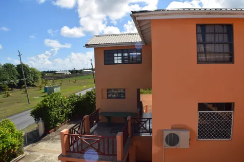 熊蘭旅館暨公寓