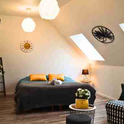 Appartement - parking privé gratuit, proche centre-ville et gare de Saint-Omer Rooms