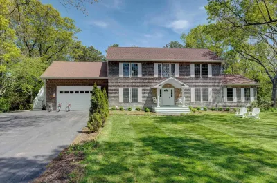 Spacious & Newly Renovated Hamptons Home with Movie Theater, Pool, Gameroom, Gym