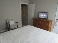 Cheerful 2-Bedroom Townhouse with Pool