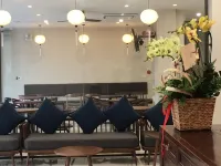 Backhome Hostel & Bar