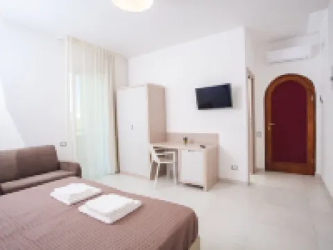 Il Gallo Con Gli Stivali Hotels in Termoli