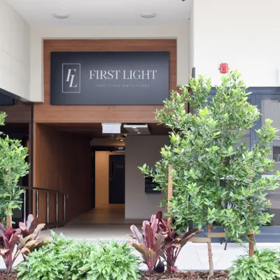 首光穆魯拉巴，Ascend Hotel Collection 陽光海岸水族館附近的飯店