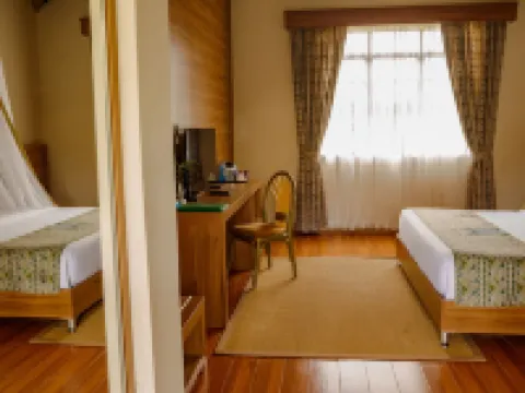 マアンゾニ ロッジ アティ・リバーのホテル