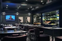 Hotel le Cinq Hyper - Centre - Baarit