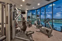 Ramada Plaza by Wyndham Albuquerque Midtown - gimnasio