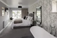 Driftwood B&B Hotels in 