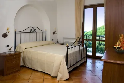 Farfalle E Gabbiani Hotels near Coop