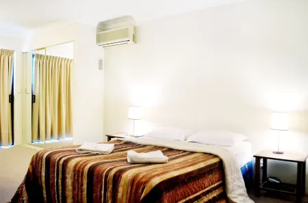 Spring Hill Mews Apartments Отели рядом с достопримечательностью «The Old Windmill»