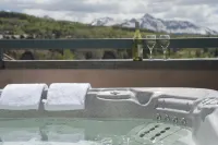 Inn at Lost Creek - spa