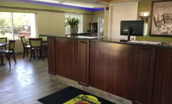 Super 8 by Wyndham Sarasota Near Siesta Key
