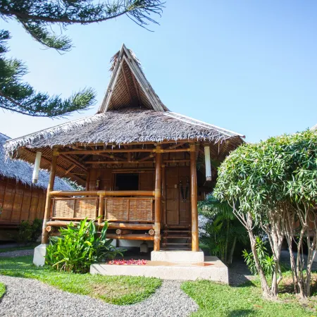 Pura Vida Beach & Dive Resort