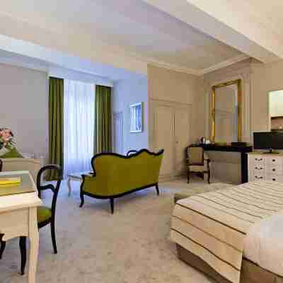 Grand Hôtel Montespan Talleyrand Rooms