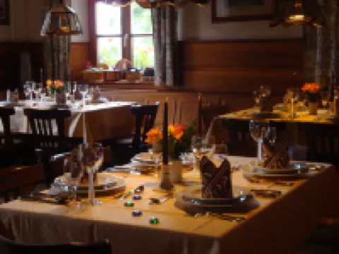 ホテル ガストホフ ツァ ウィンドミュール アンスバッハのホテル