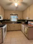 Pink Door Charming 2-bedroom house with WiFi, AC in nice Oneonta, Close to Food Hotels in Oneonta