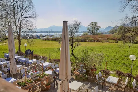 Zum Fischer am See Отели в г. Грассау